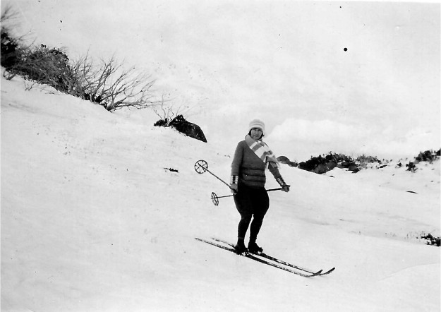 Vera skiing 3 Aug 1929